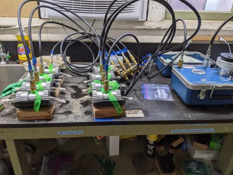 cavitation apparatus for stem samples